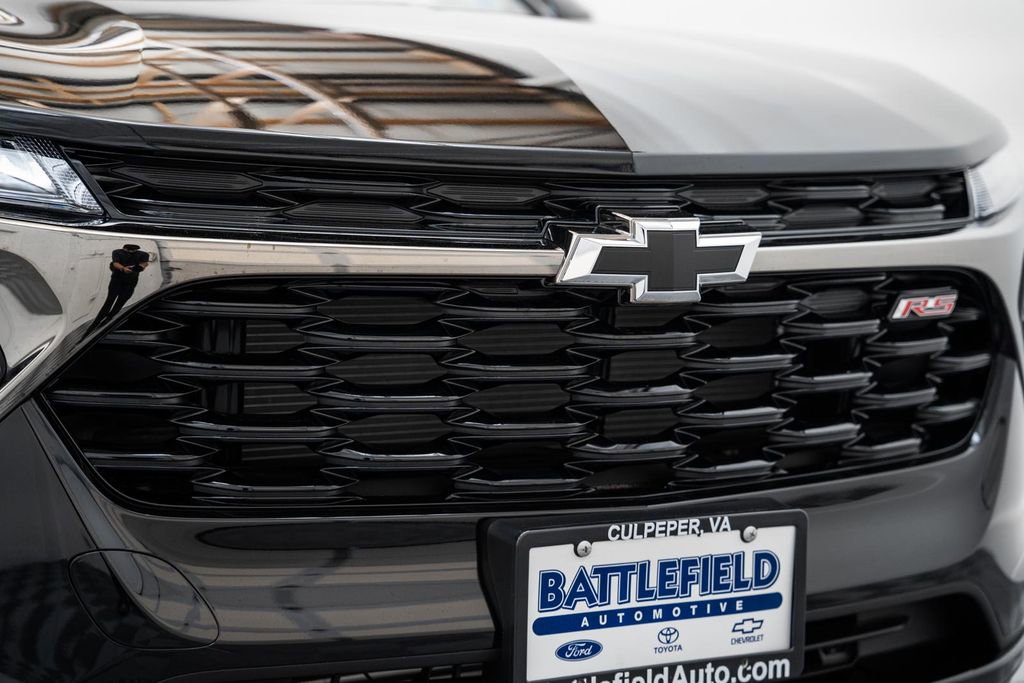 New 2026 Chevrolet Trax RS w/ Sunroof Package FWD image 12