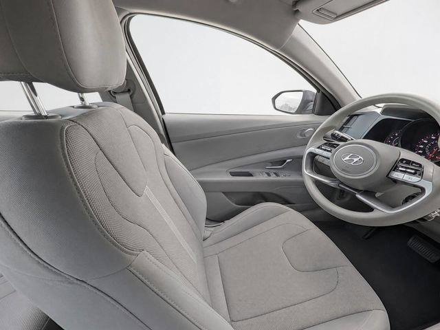 Used 2021 Hyundai Elantra SE FWD image 23