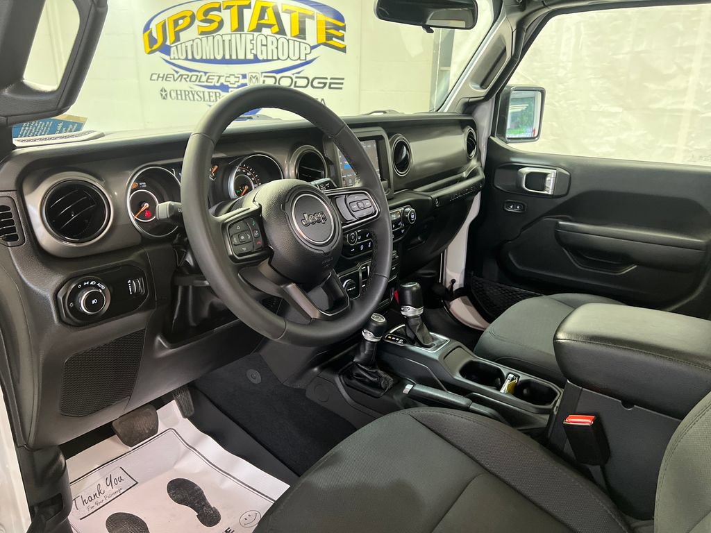 Used 2023 Jeep Wrangler Unlimited Sport AWD/4WD image 18