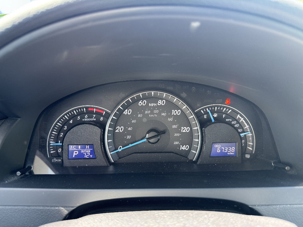 Used 2014 Toyota Camry LE FWD image 14