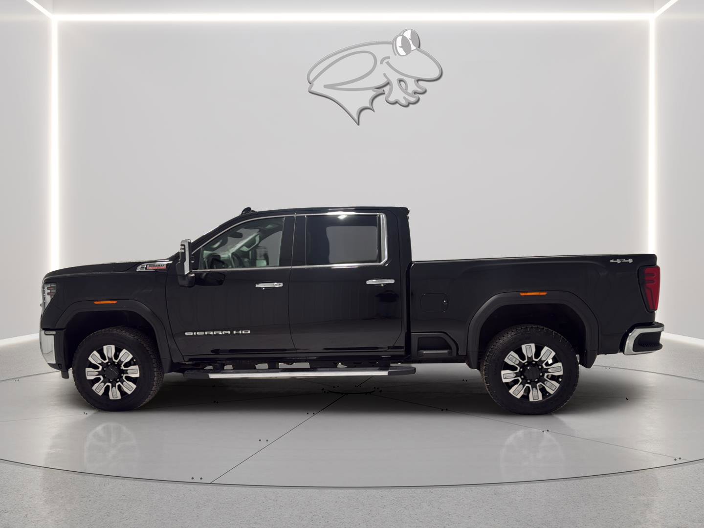 Used 2025 GMC Sierra 2500 SLT w/ SLT Premium Package AWD/4WD image 3
