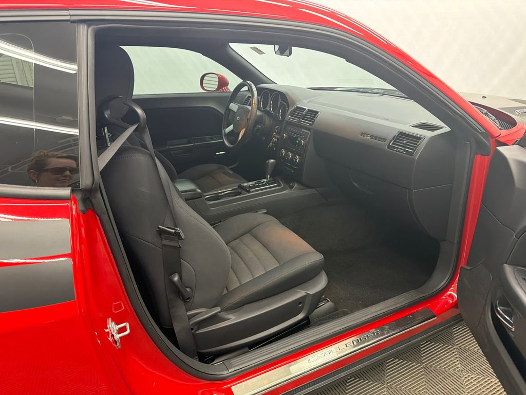 Used 2010 Dodge Challenger R/T image 14
