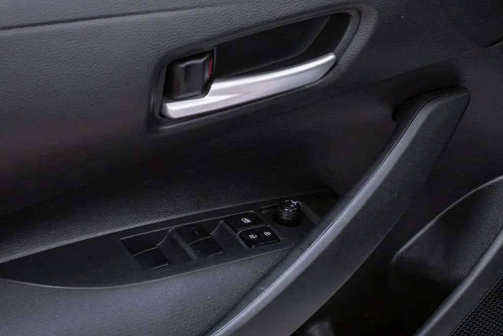 Used 2020 Toyota Corolla LE FWD image 24