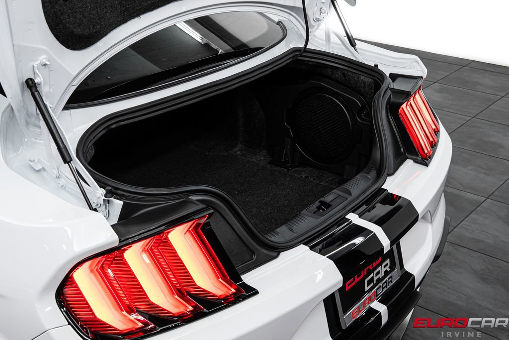 Used 2021 Ford Mustang Shelby GT500 w/ Carbon Fiber Track Pack RWD image 24