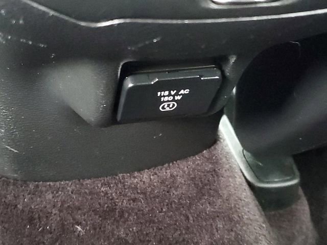 Used 2017 Jeep Cherokee Latitude w/ Cold Weather Group AWD/4WD image 11