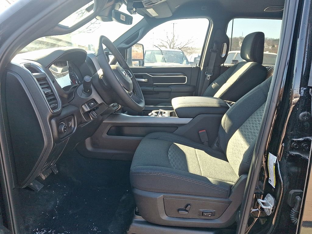 New 2026 RAM 2500 Big Horn AWD/4WD image 5