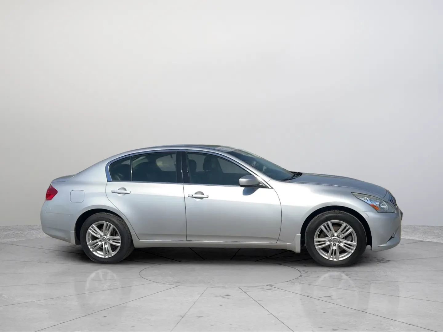 Used 2011 INFINITI G25 x w/ Moonroof Pkg image 6