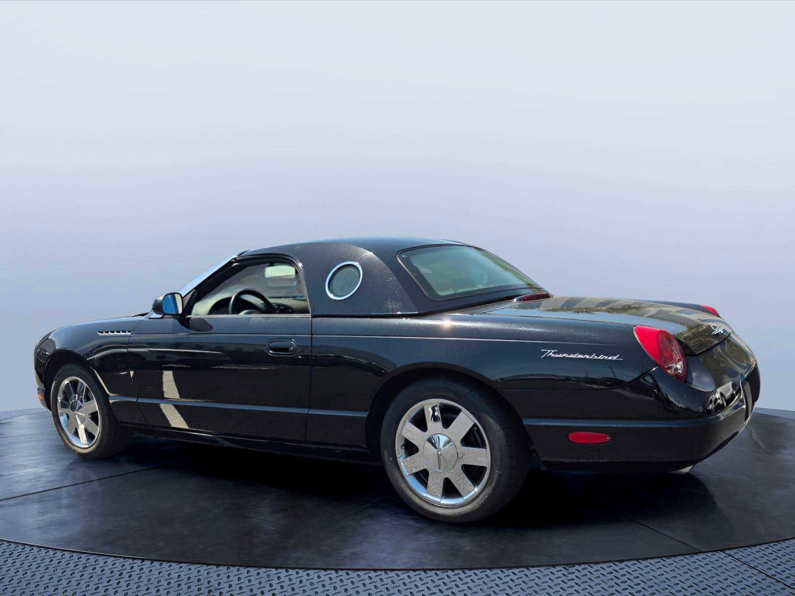 Used 2002 Ford Thunderbird Deluxe image 4