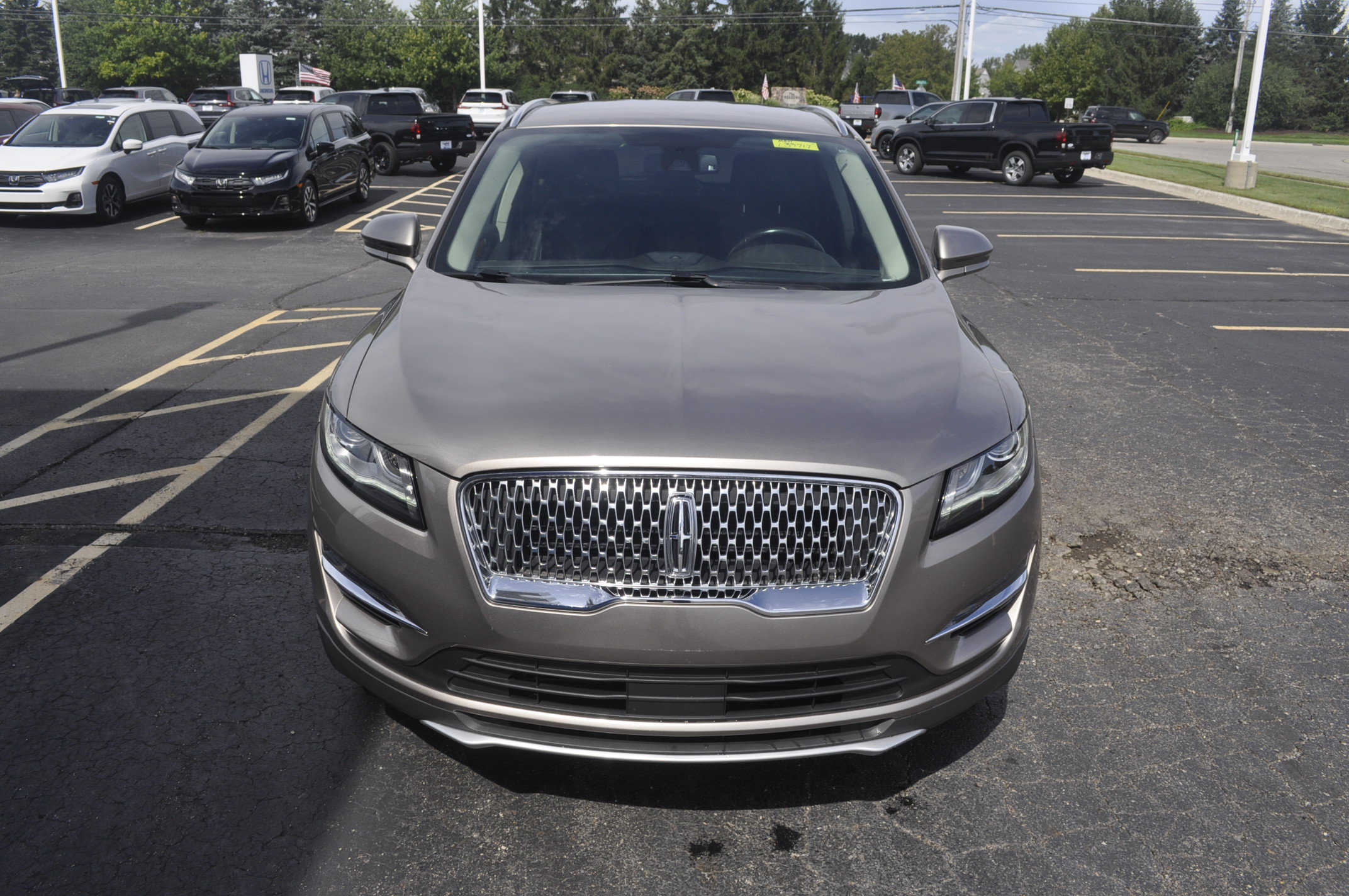 Used 2019 Lincoln MKC Select w/ Select Plus Package AWD/4WD image 2