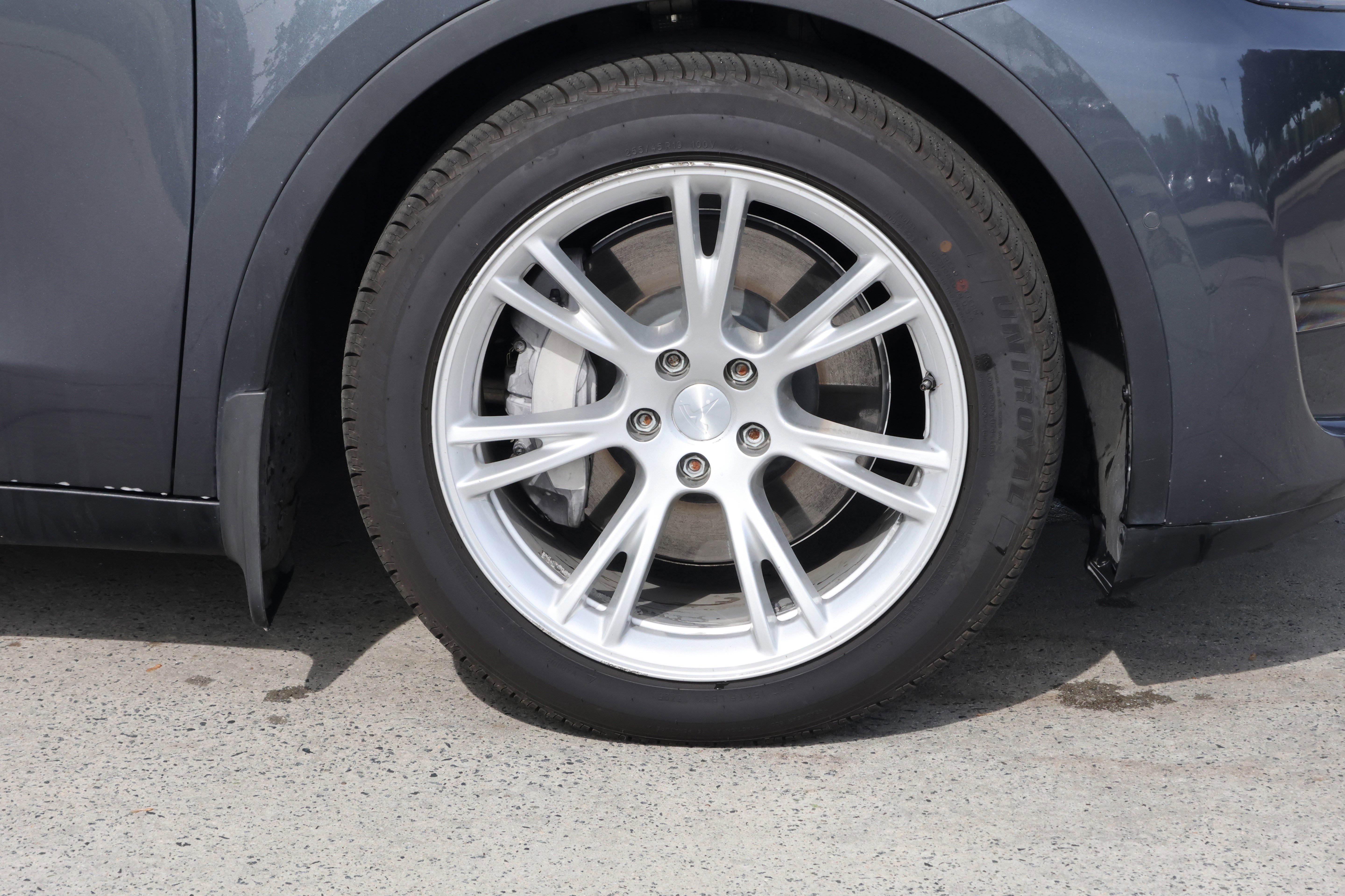 Used 2021 Tesla Model Y Long Range image 11