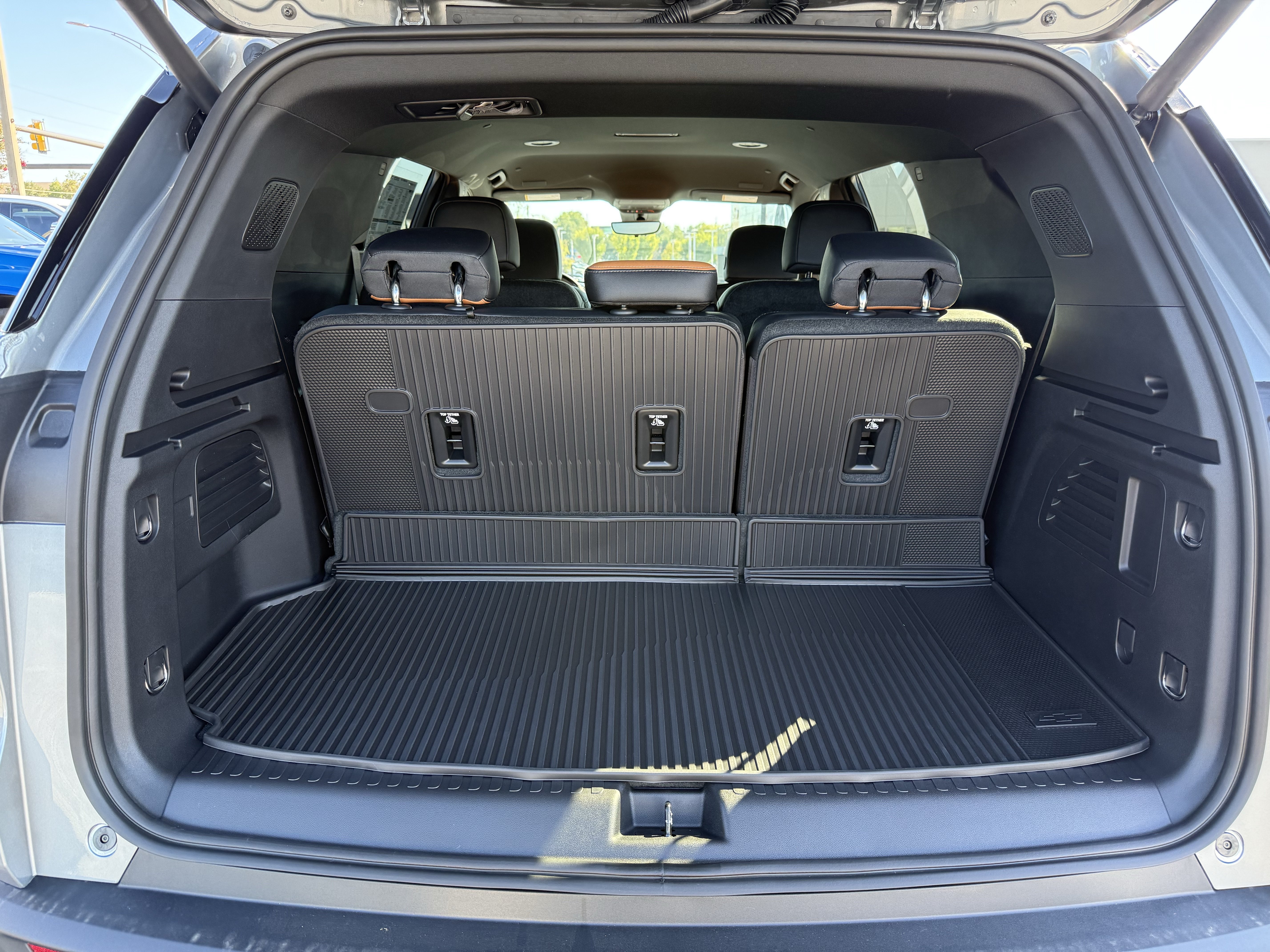 New 2027 Chevrolet Traverse Z71 w/ Enhanced Driving Package AWD/4WD image 34
