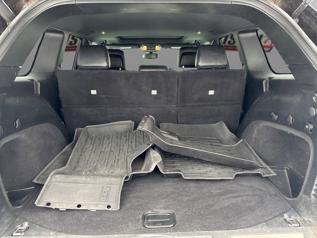 Used 2019 Jeep Grand Cherokee Limited image 11