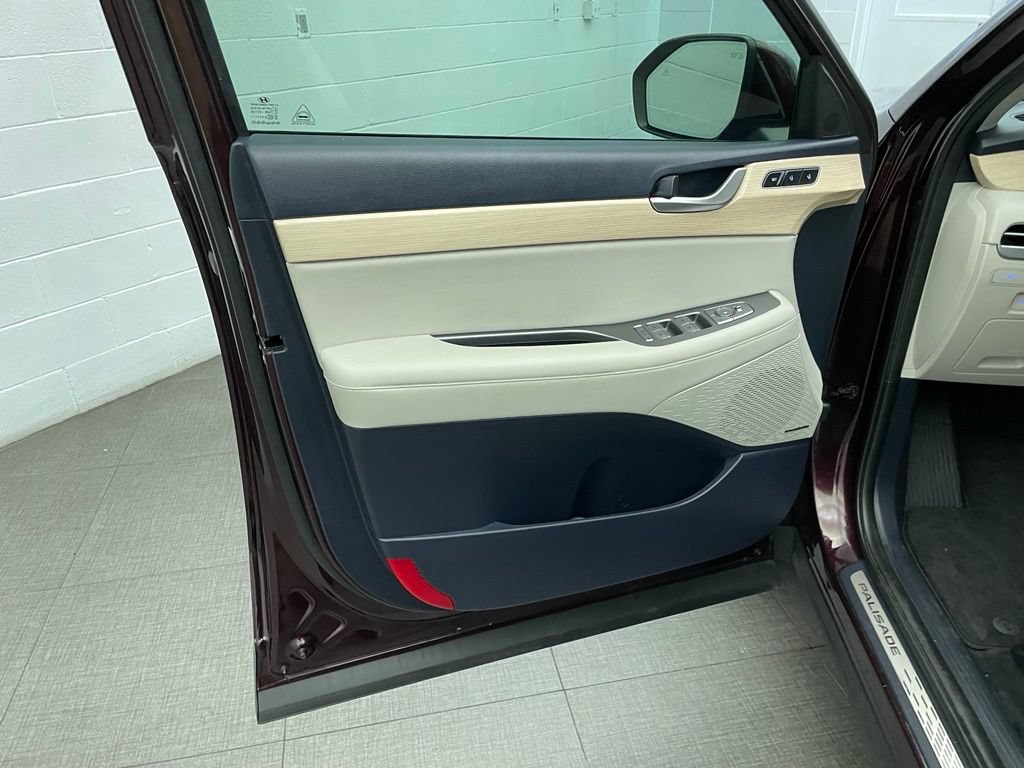 Used 2023 Hyundai Palisade Limited FWD image 22
