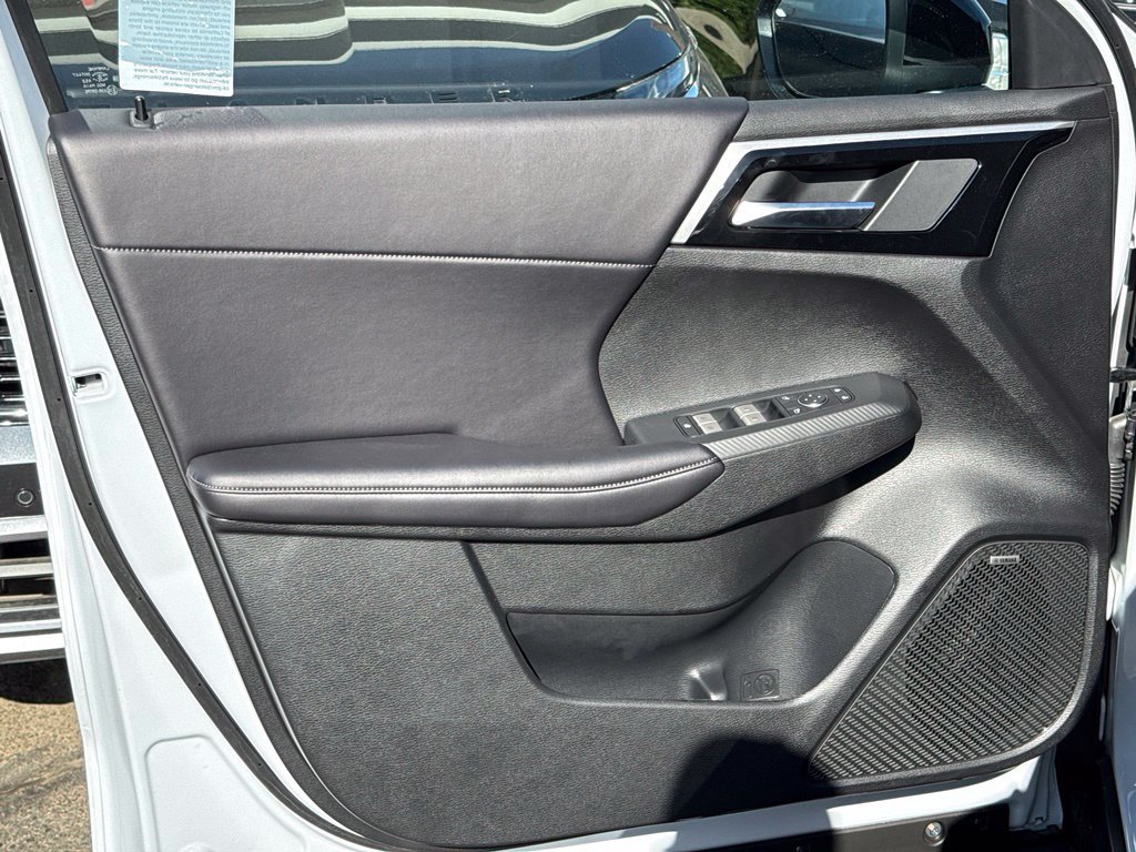 New 2026 Mitsubishi Outlander LE FWD image 33