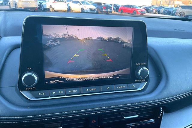 Used 2022 Nissan Rogue SV image 13