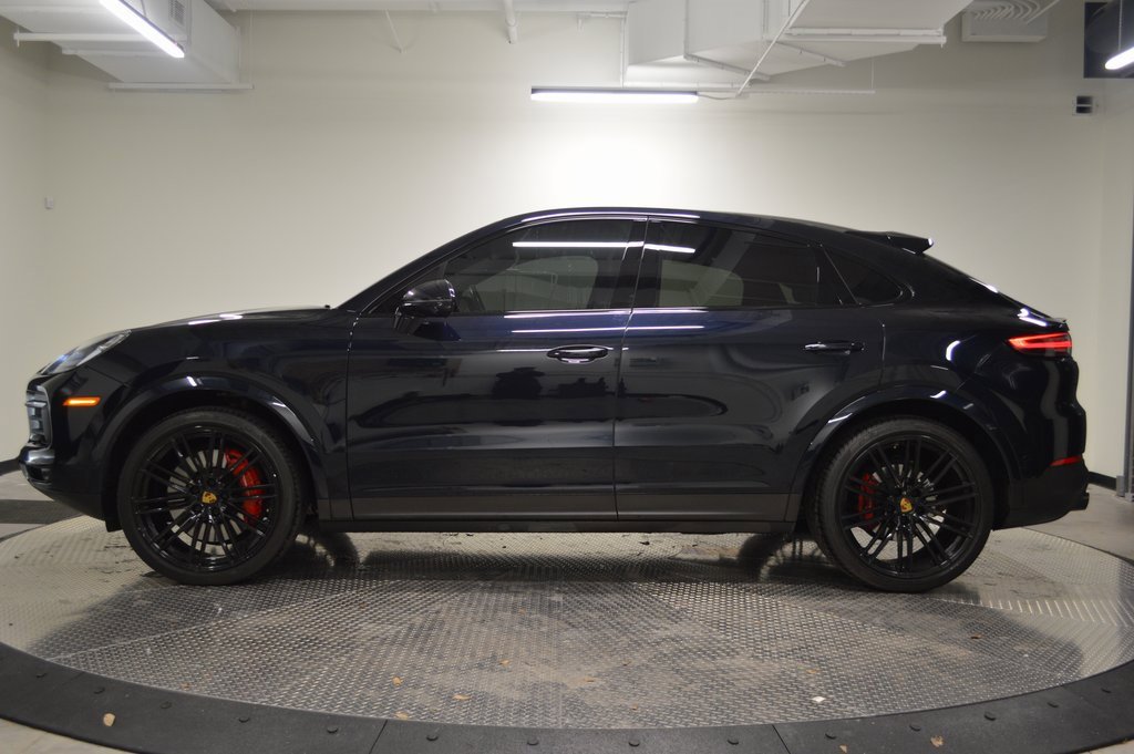 Certified 2023 Porsche Cayenne Platinum Edition image 2