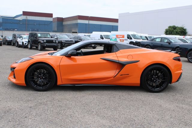 Used 2024 Chevrolet Corvette Z06 w/ Stealth Interior Trim Package RWD image 8