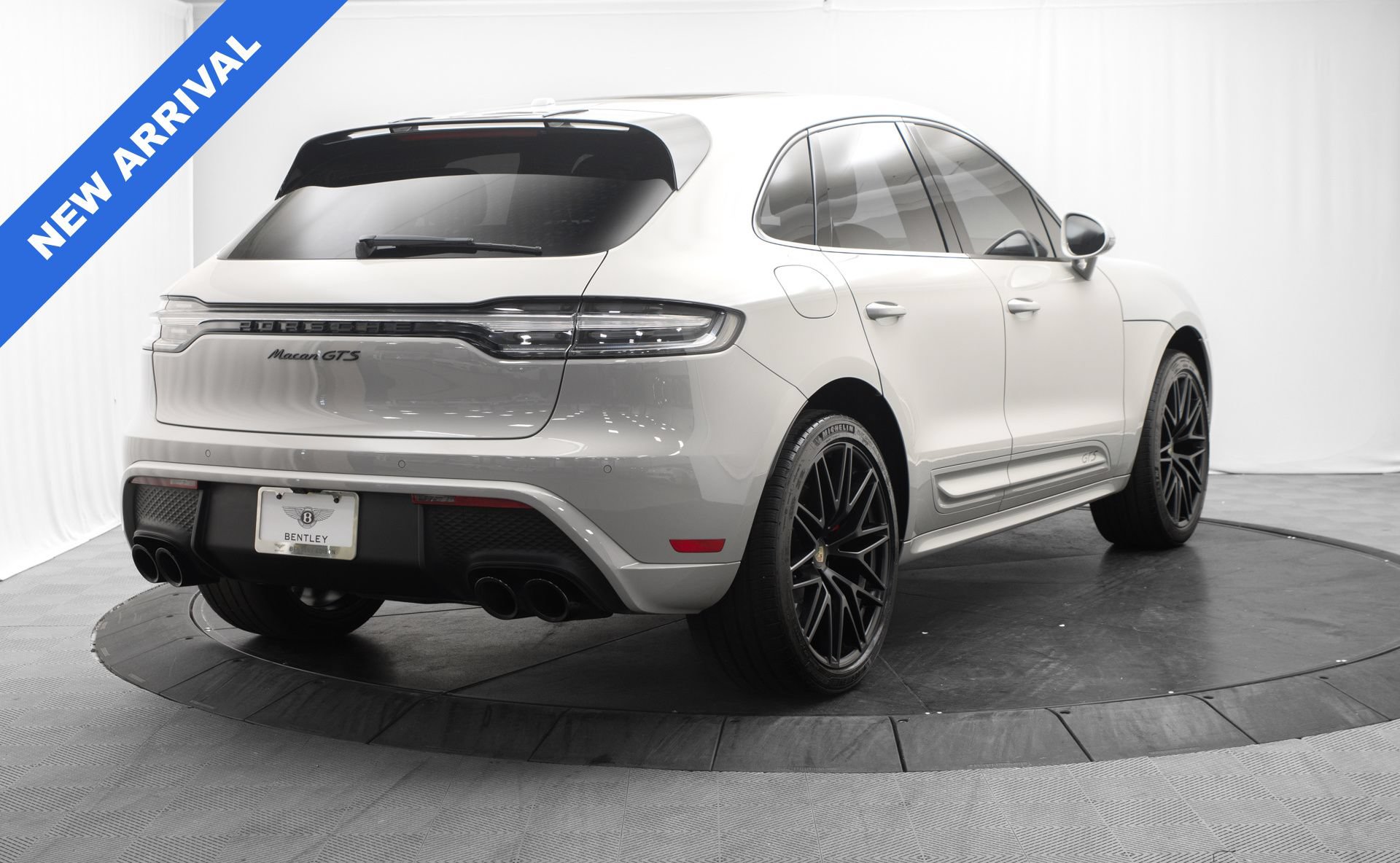 Used 2023 Porsche Macan GTS w/ Premium Package Plus AWD/4WD image 3