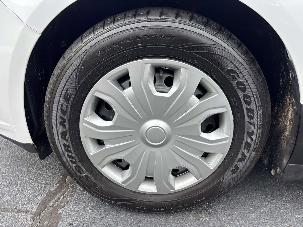 Used 2014 Ford Fusion S image 32