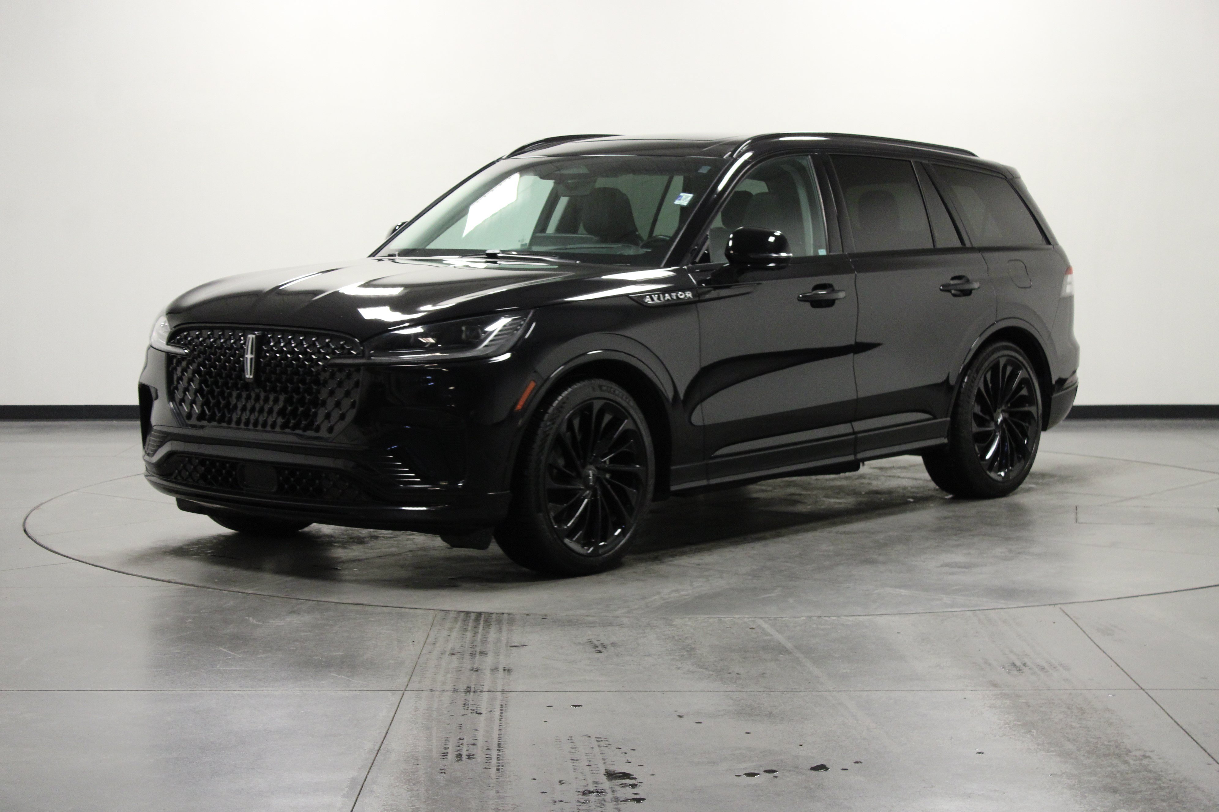 Used 2025 Lincoln Aviator Reserve w/ Equipment Group 201A AWD/4WD image 8