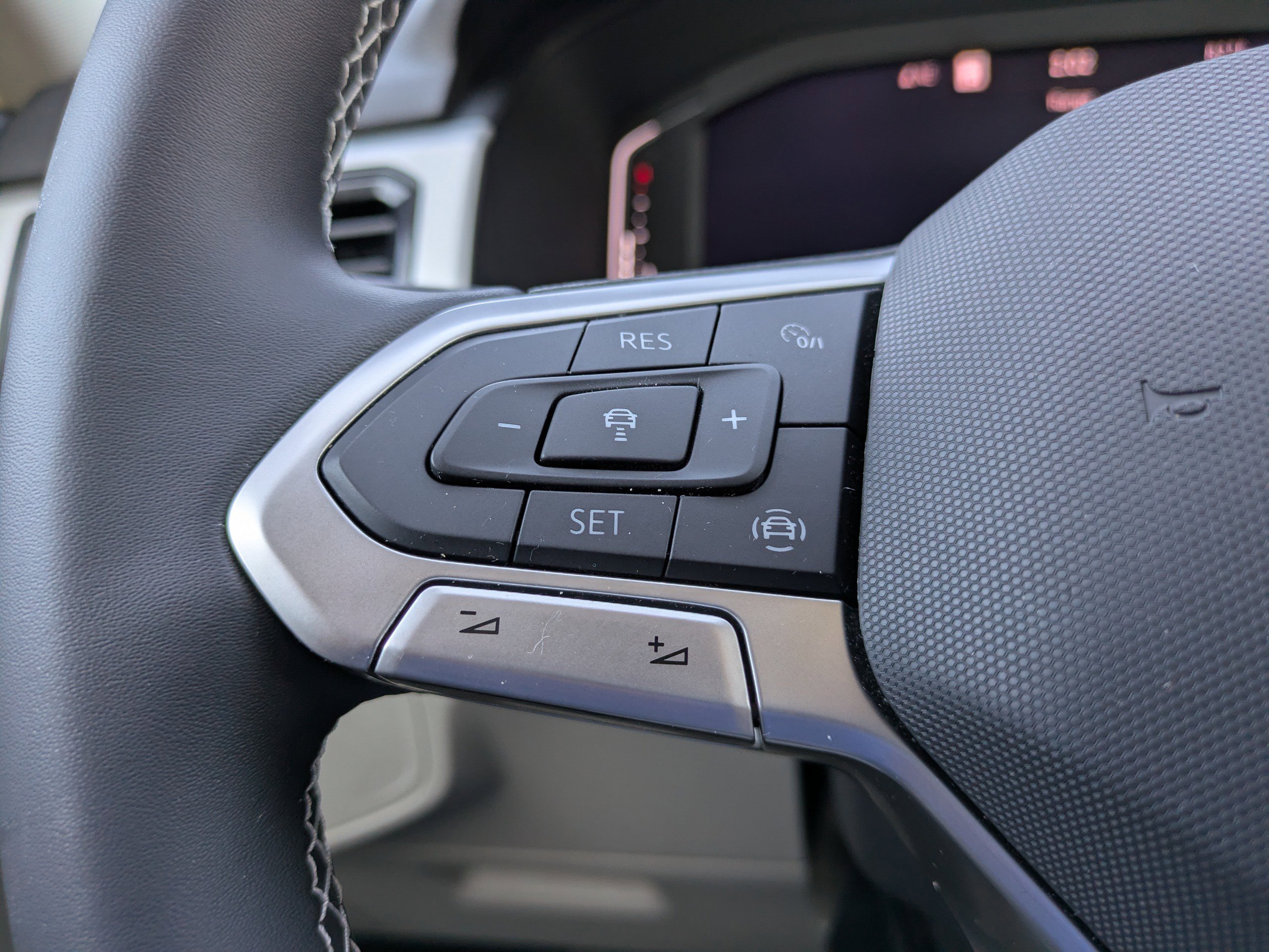 Used 2021 Volkswagen Atlas SEL image 24