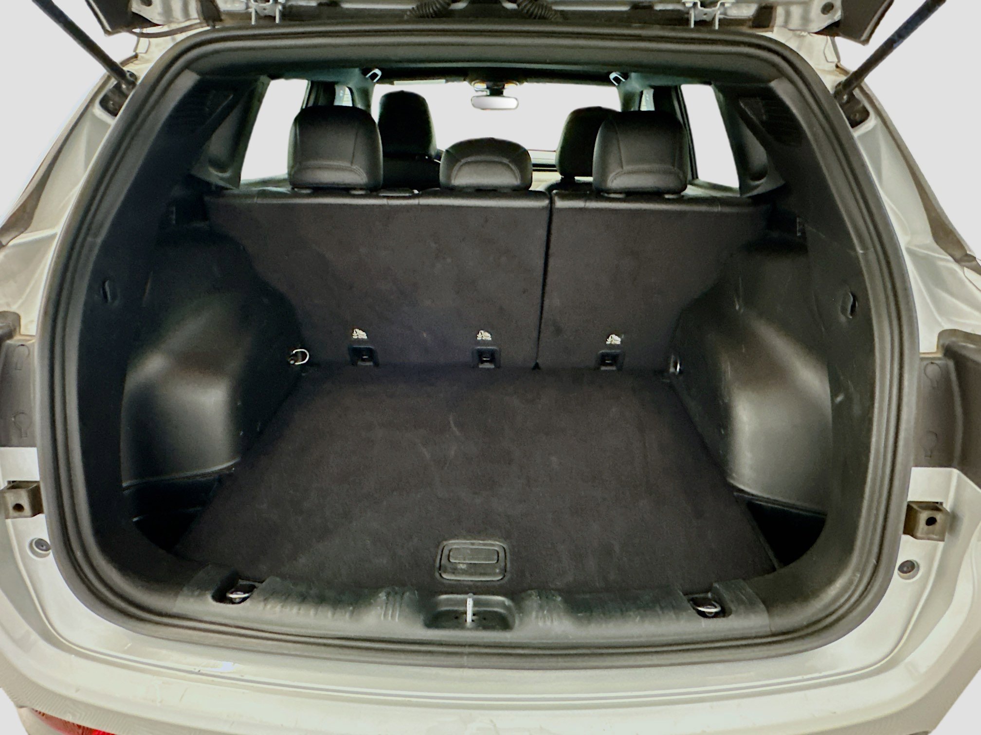 Used 2025 Jeep Compass Limited image 29