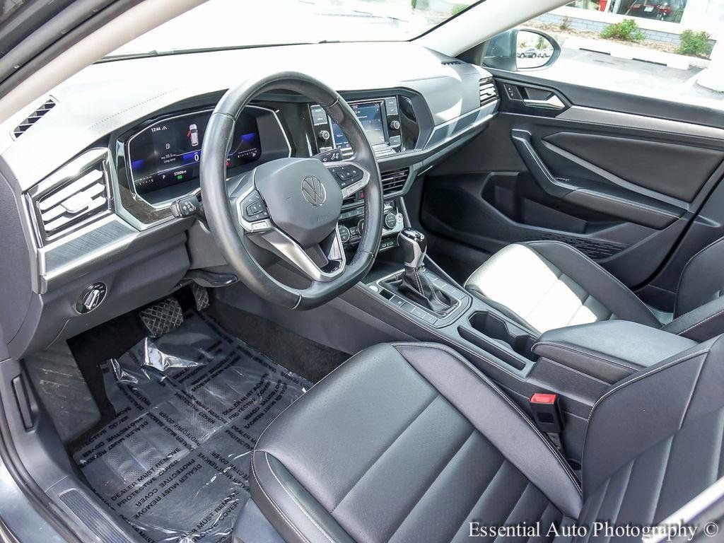 Used 2024 Volkswagen Jetta SE FWD image 10