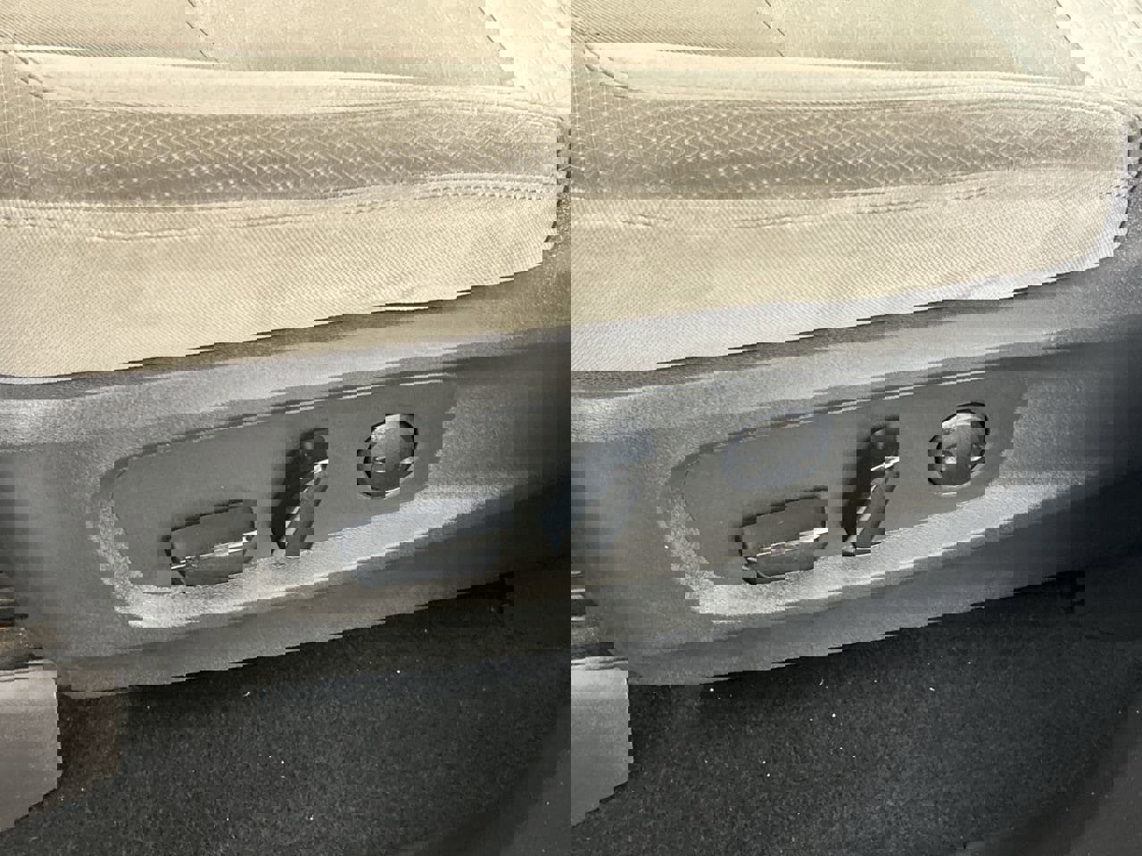 Used 2022 Nissan Pathfinder SV image 19