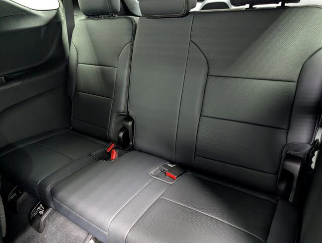 New 2026 Chevrolet Traverse High Country image 14