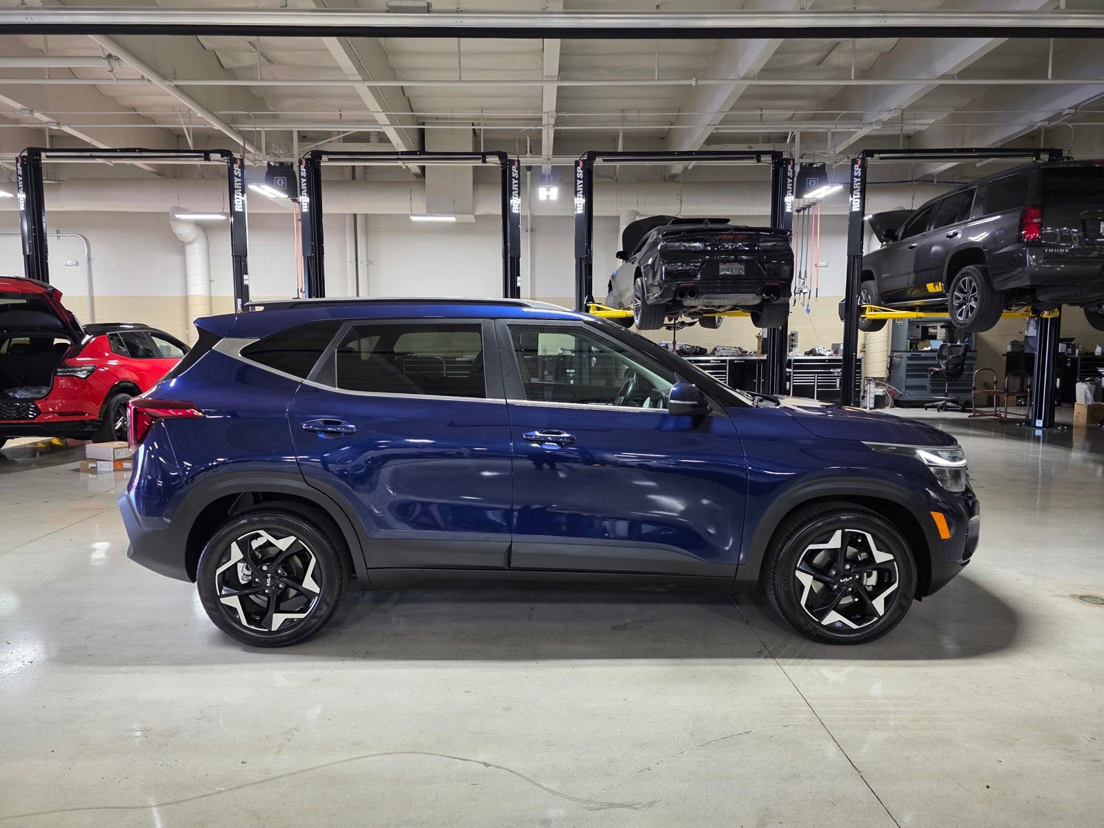 Used 2024 Kia Seltos EX image 8