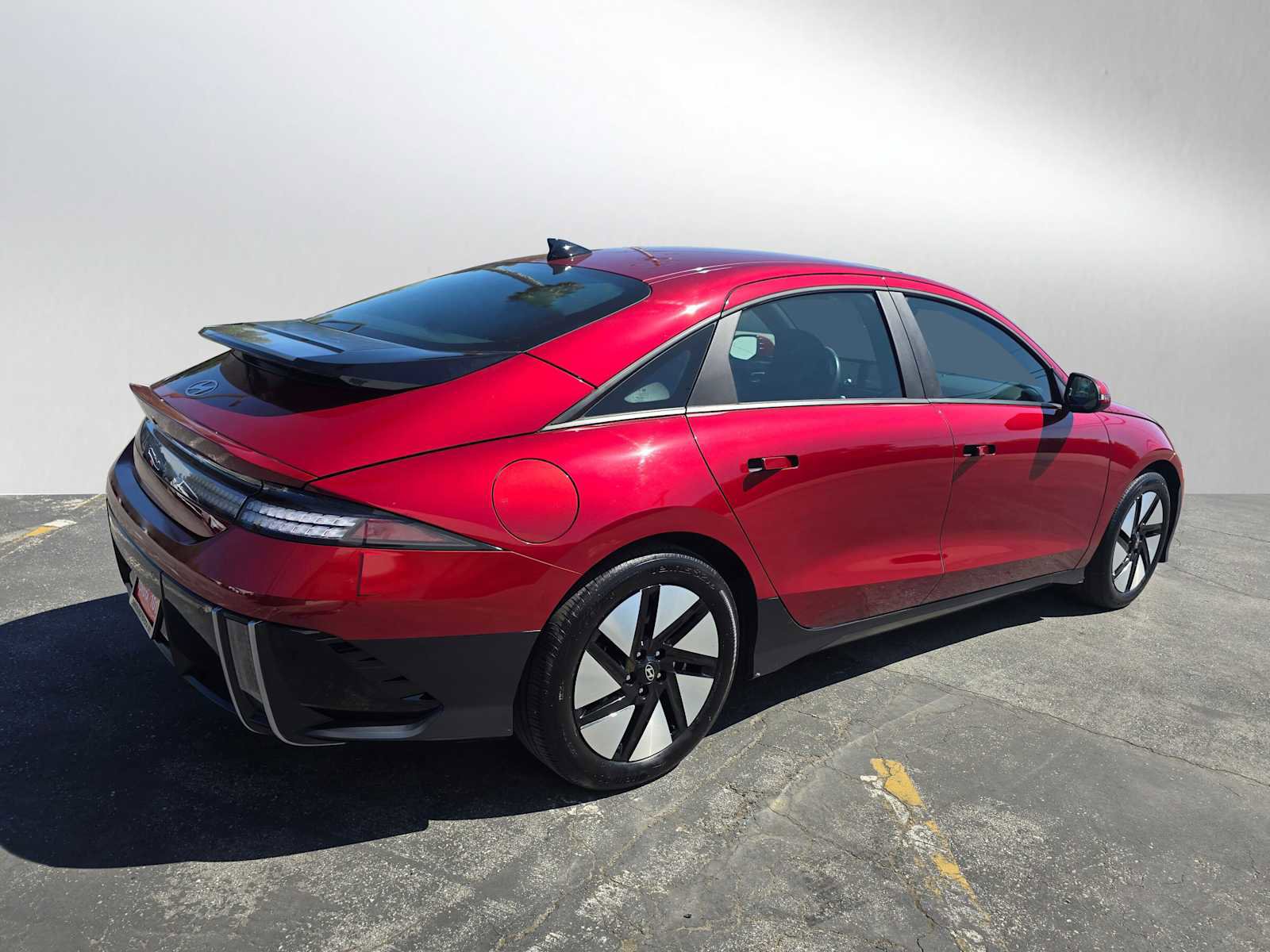 Used 2024 Hyundai Ioniq 6 SE RWD image 3