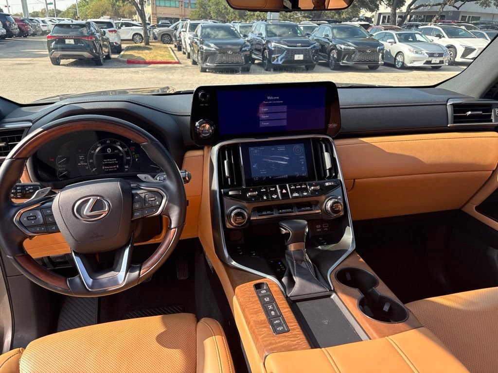 Used 2024 Lexus LX 600 4WD w/ Appearance Package image 17