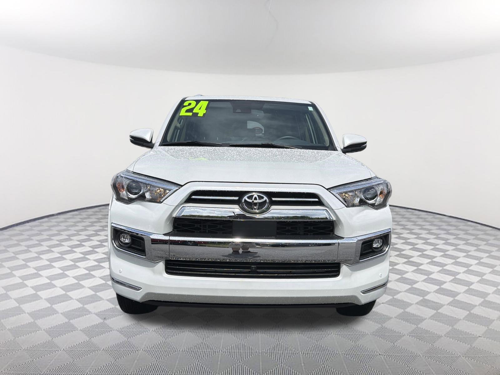 Used 2024 Toyota 4Runner Limited AWD/4WD image 2