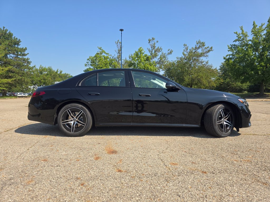 New 2027 Mercedes-Benz E 350 4MATIC Sedan image 17