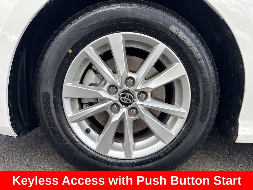 Used 2025 Toyota Camry LE image 10