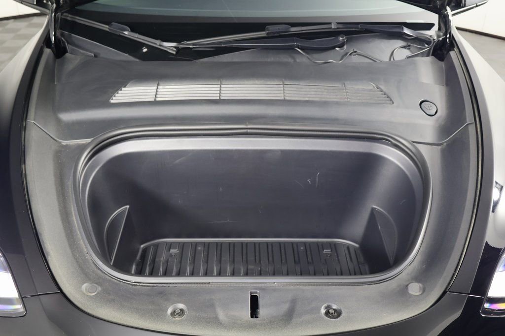 Used 2022 Tesla Model Y Long Range image 15