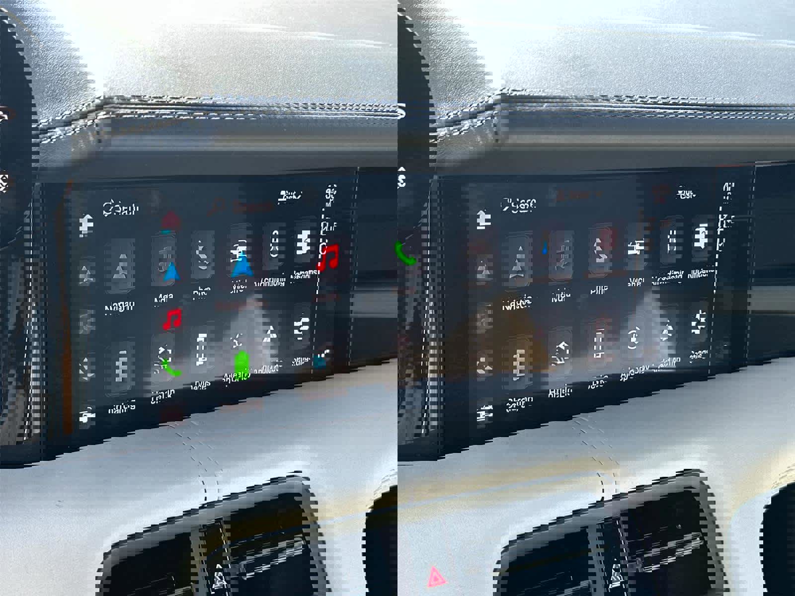 Used 2022 Porsche Taycan 4S AWD/4WD image 29