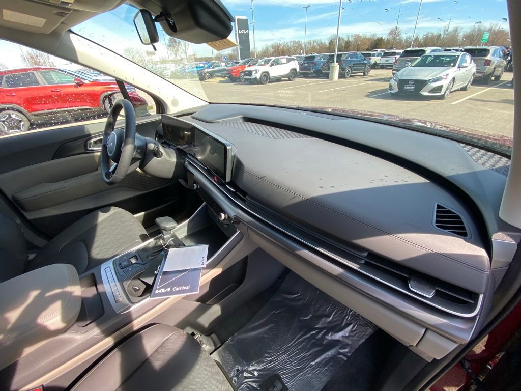 New 2026 Kia Carnival image 32