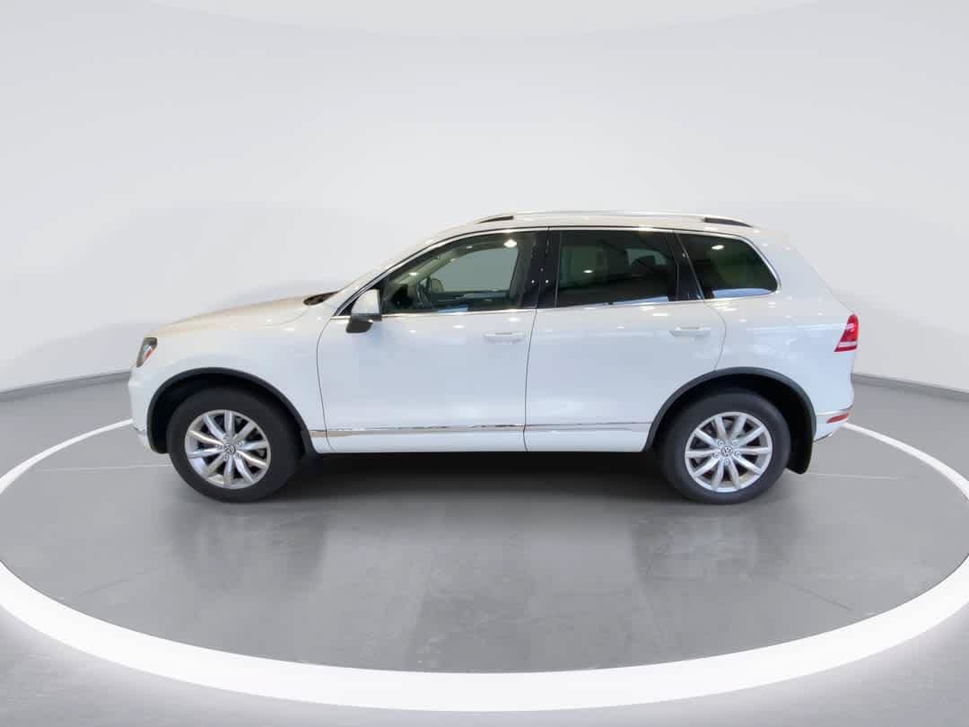 Used 2016 Volkswagen Touareg Sport AWD/4WD image 5