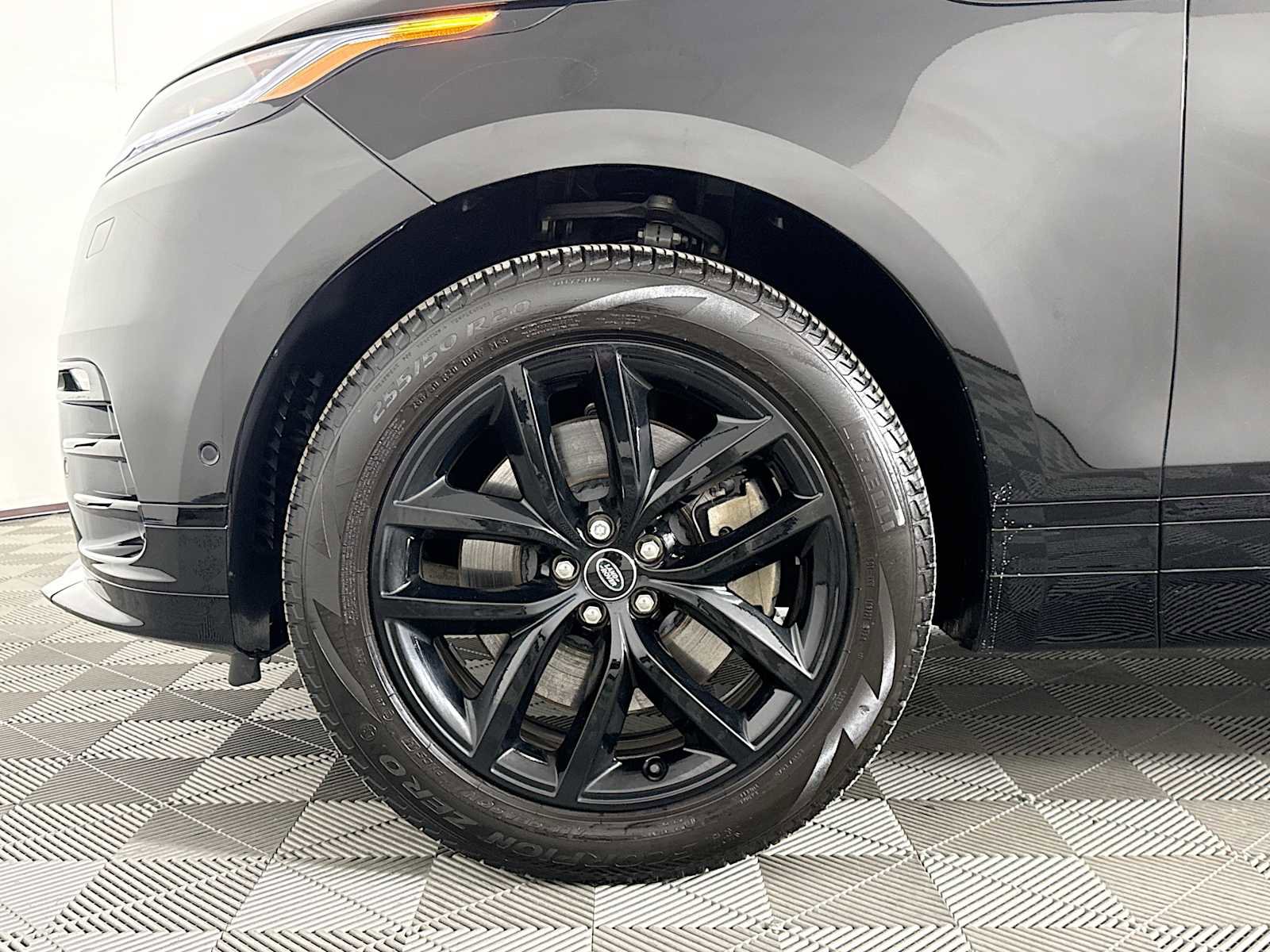 Used 2026 Land Rover Range Rover Velar Dynamic SE image 28