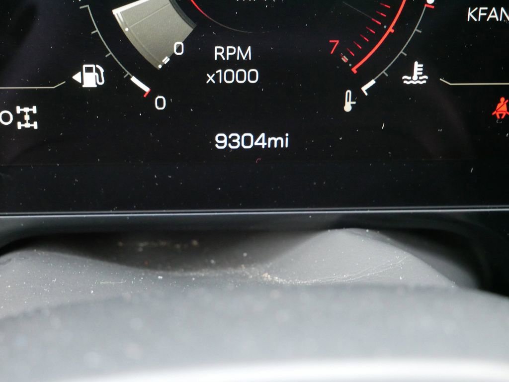 Used 2025 GMC Yukon XL AT4 AWD/4WD image 36