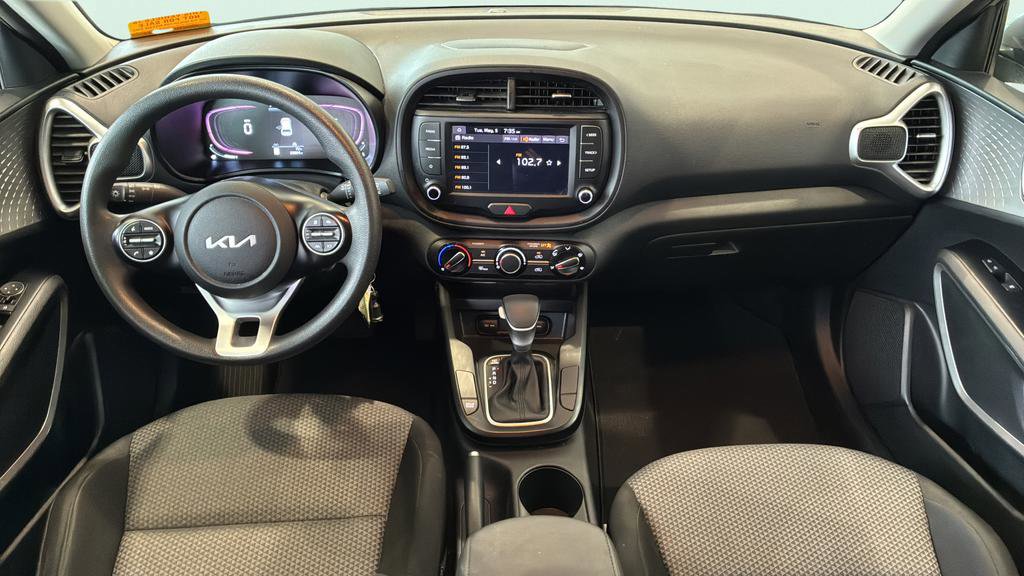 Used 2023 Kia Soul LX w/ LX Technology Package FWD image 25