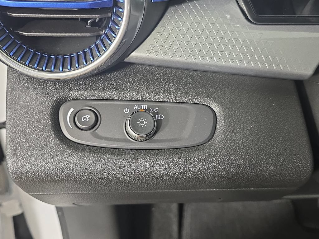 New 2026 Chevrolet Trax LT w/ LT Convenience Package FWD image 22