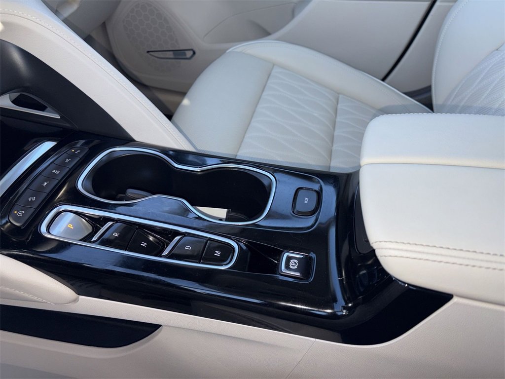 Used 2023 Buick Envision Avenir image 21