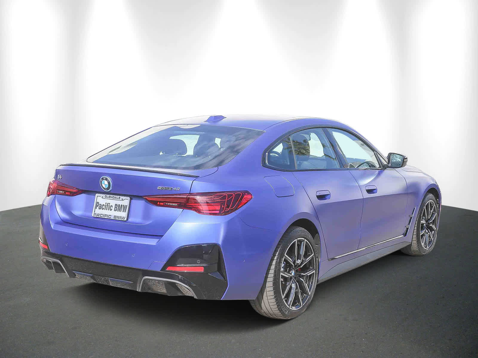 Used 2025 BMW i4 eDrive40 w/ M Sport Package image 6