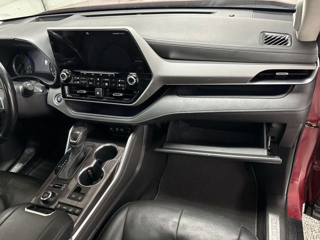Used 2021 Toyota Highlander Platinum image 15
