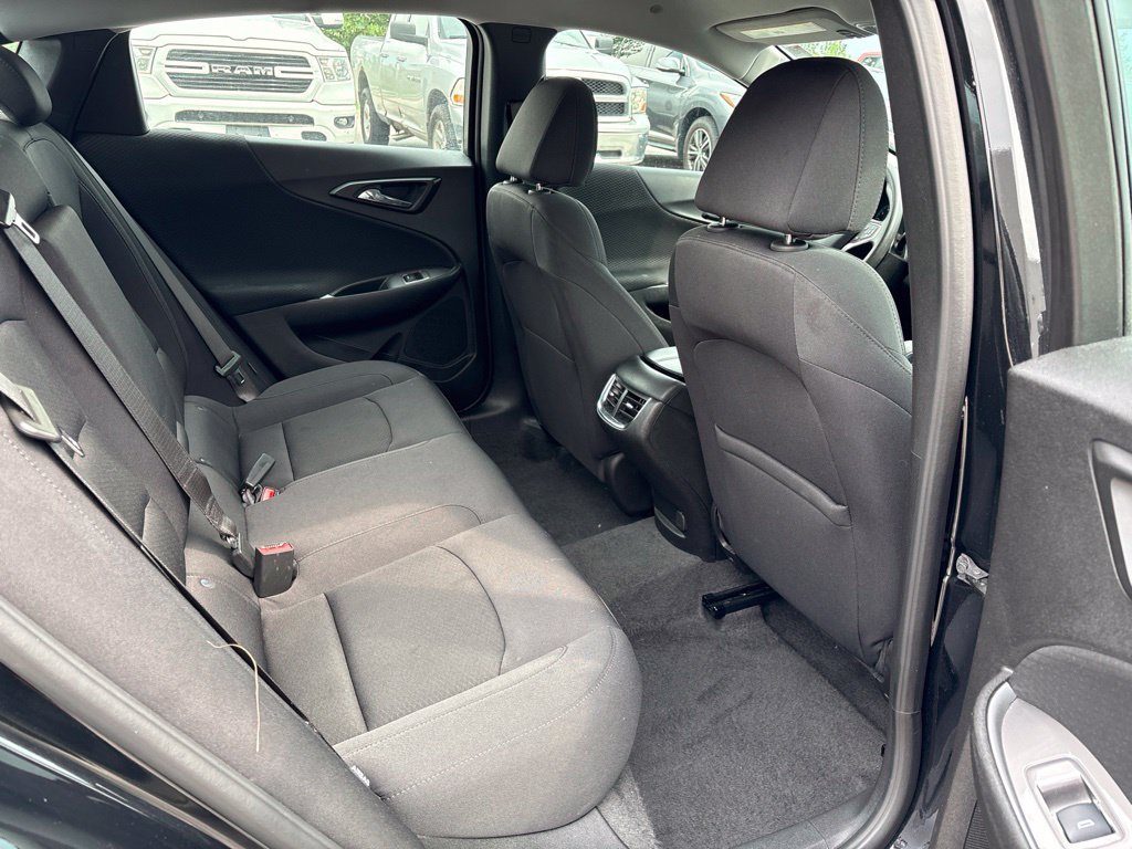 Used 2025 Chevrolet Malibu LT FWD image 23