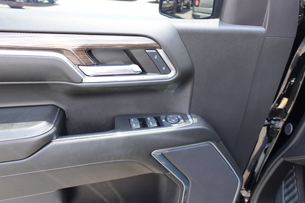 Used 2024 Chevrolet Silverado 1500 LT AWD/4WD image 18