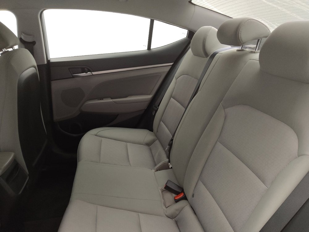 Used 2017 Hyundai Elantra SE image 18