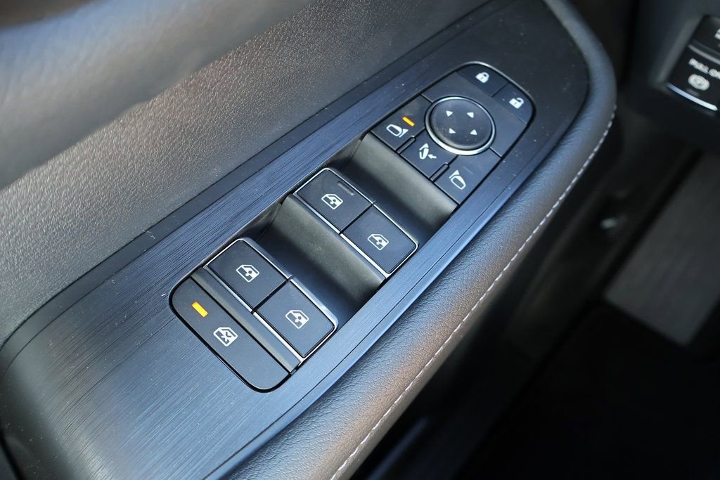 New 2026 Nissan Armada SL w/ Captain's Chari Seat Package image 15